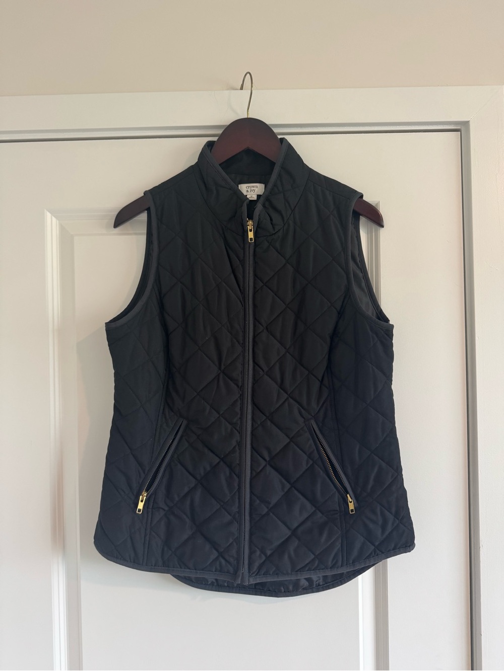 crown & ivy Black Quilted Zip-Front Vest